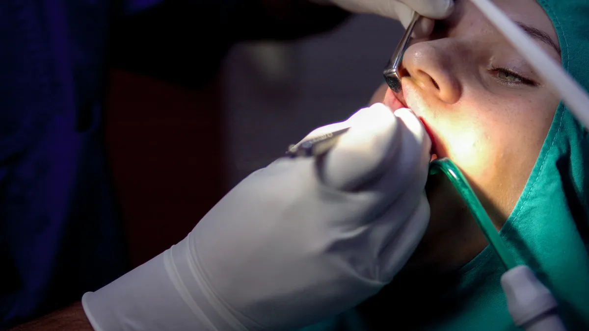 Simple tooth extraction procedure